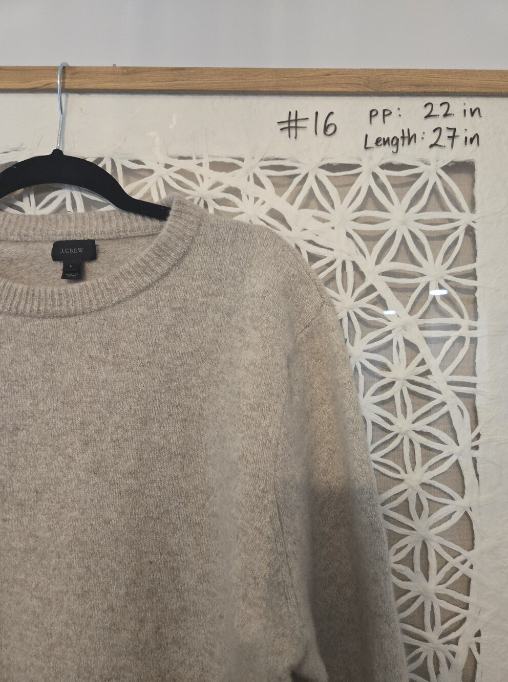J. Crew Men's Neutral Beige Lamb Wool Crewneck Sweater Size Large. Small Hole - Picture 2 of 7